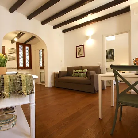 Serpenti House דירה *